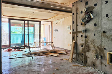 내부 및 부분 철거 이미지